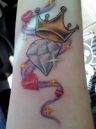 tatuagem de diamante no braço