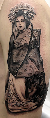 tatuagem de gueixa no braço